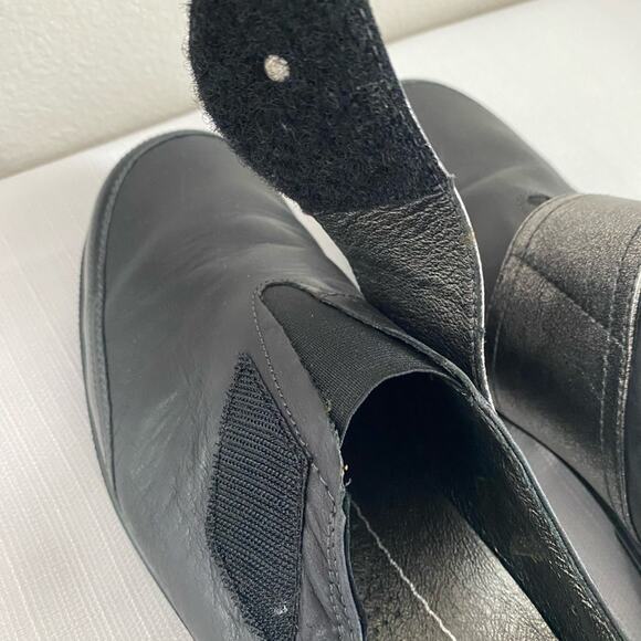 Romina Black leather comfort shoes 11.5 slip on with Velcro adjustable strap.‎ - Picture 7 of 10